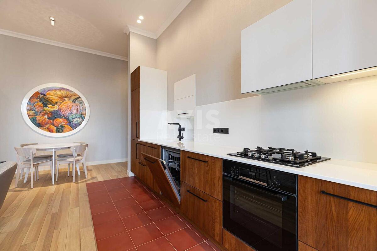 4k apartment vul. Volodymyrs'ka 81А