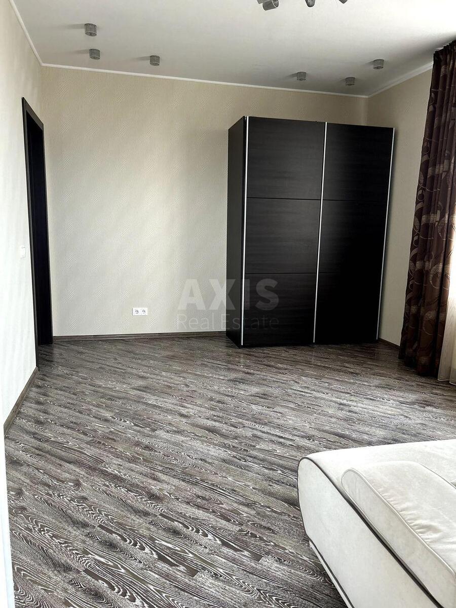 4k apartment vul. Sribnokil's'ka 22614139