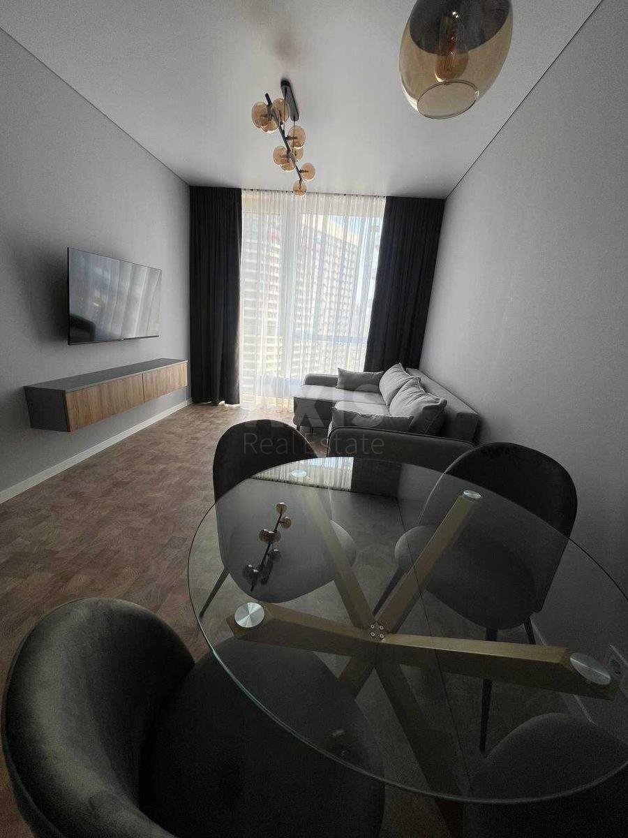 1k apartment nab. Dniprovs'ka 152