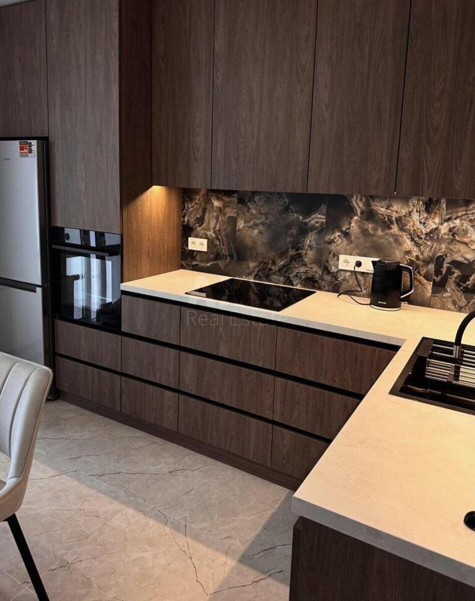 1k apartment vul. Kravchenka Mykoly 240