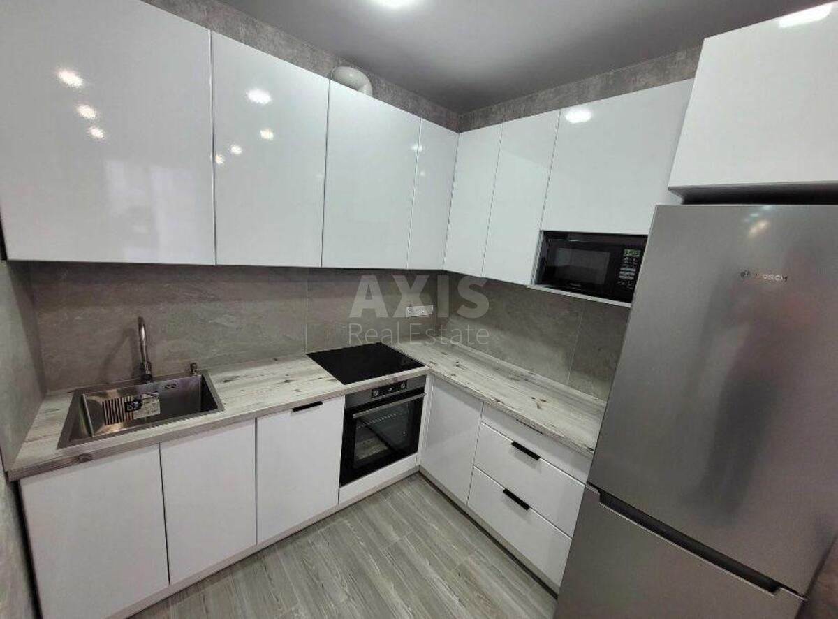 2k apartment vul. Myhajla Maksymovycha 24