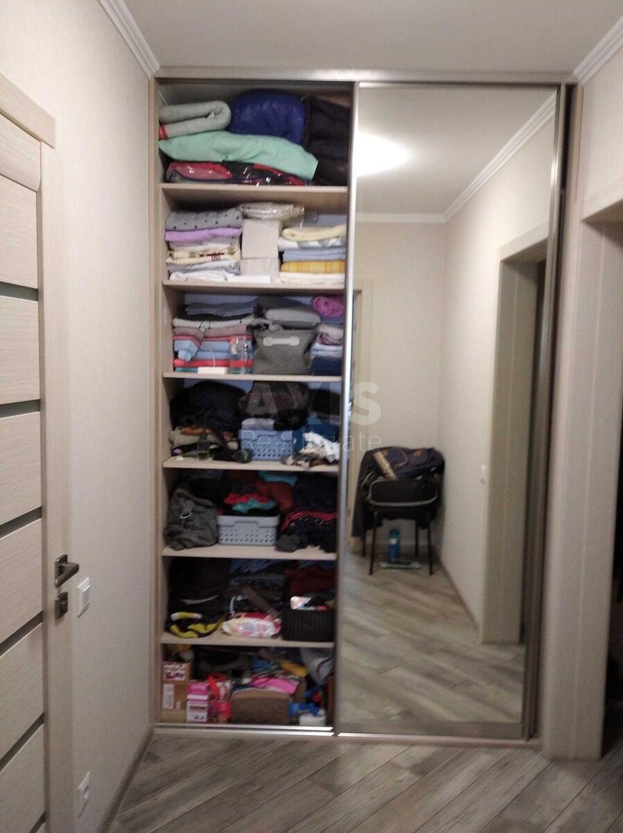 2k apartment vul. Myhajla Maksymovycha 38