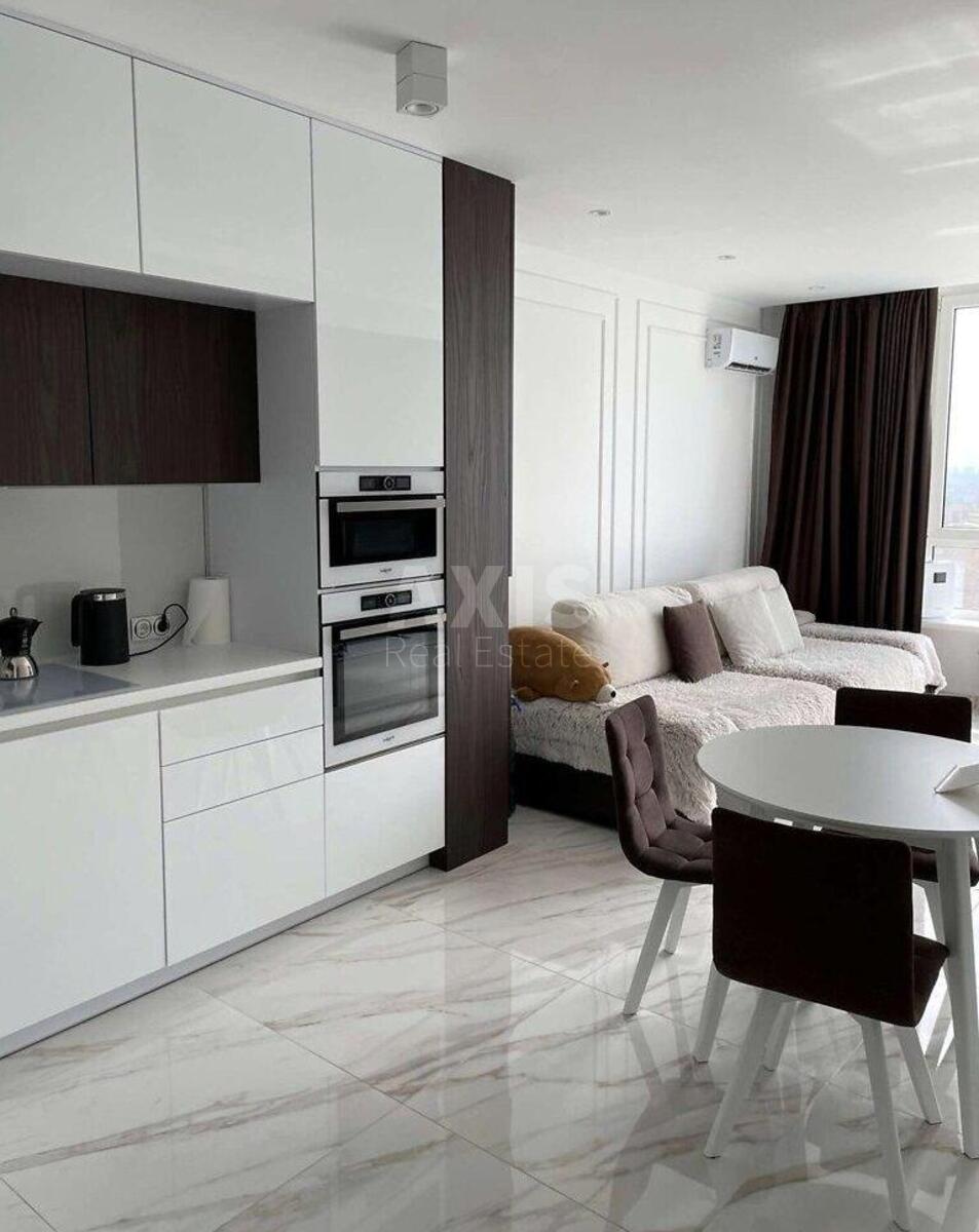 2k apartment vul. Lypkivs'kogo Vasylja Mytropolyta 37в