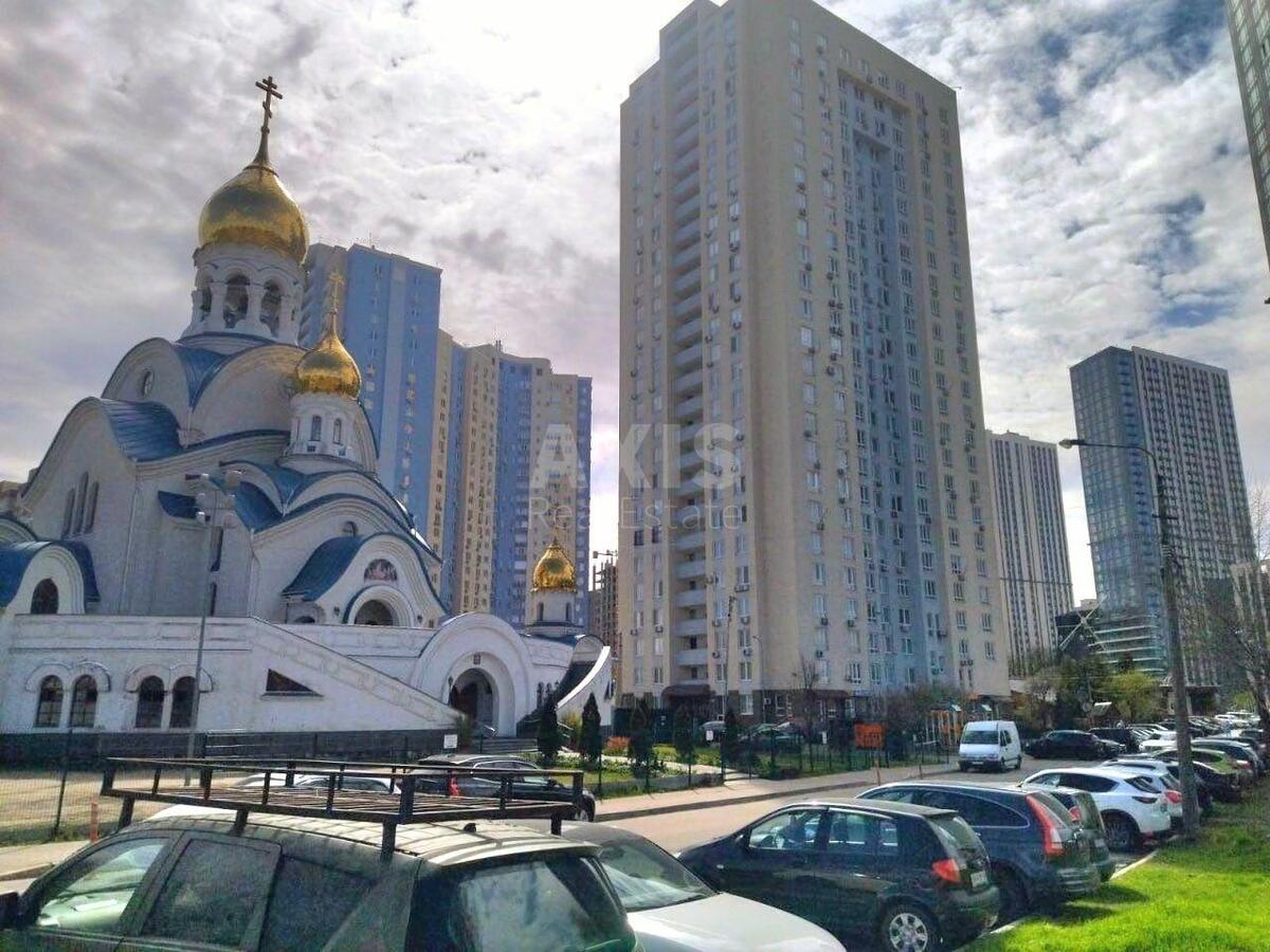 Об'єкт торгівлі пр-т Глушкова Академіка 9Г, 65м2