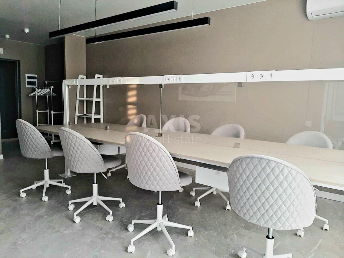 Office vul. Zarichna 1, 52m20