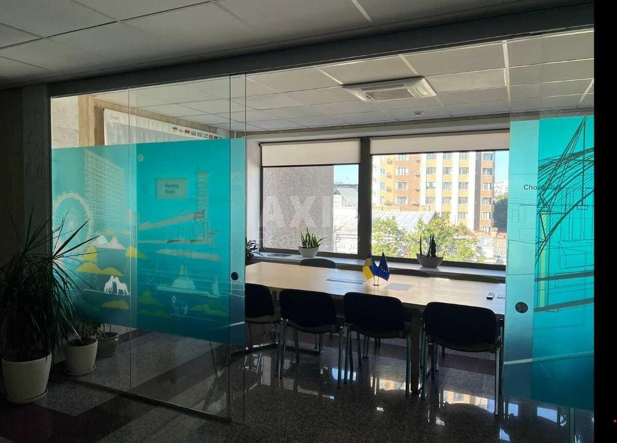 Office vul. Antonovycha 29, 709m24