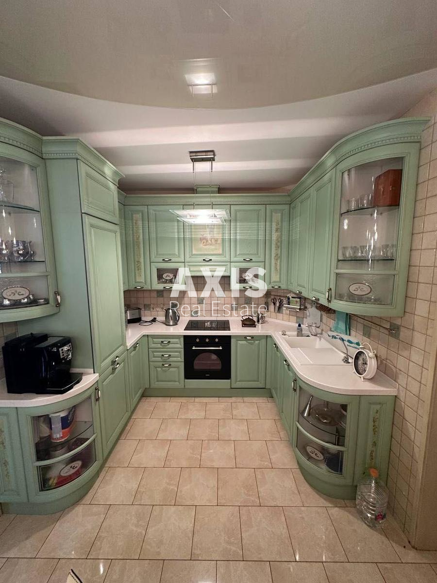 4k apartment vul. Zhyljans'ka 594