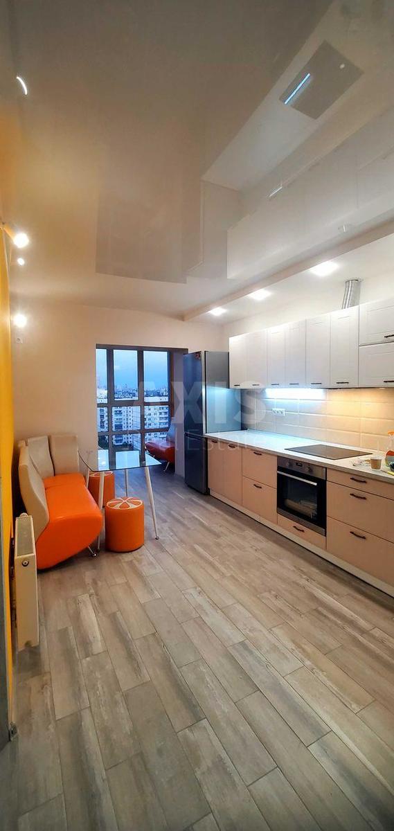 2k apartment vul. Patriarha Mstyslava Skrypnyka 48/501