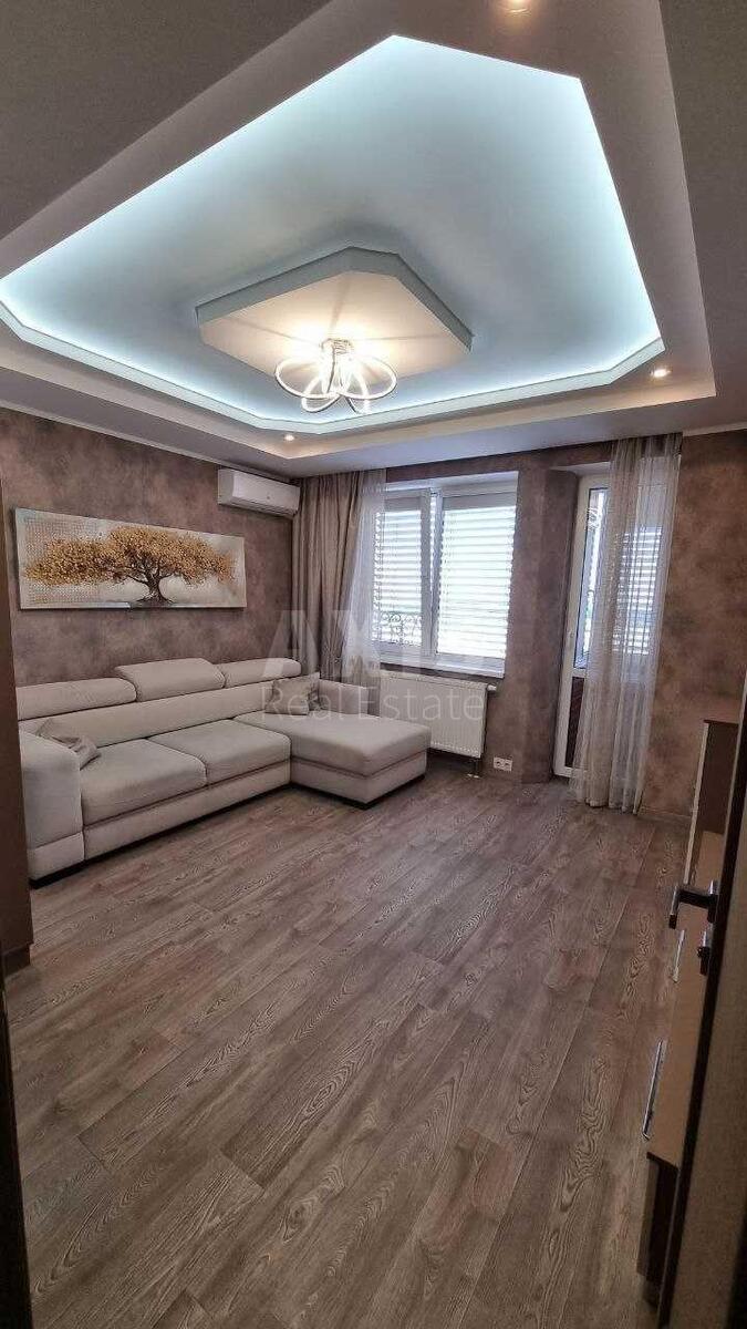 2к квартира ул. Ревуцкого 93