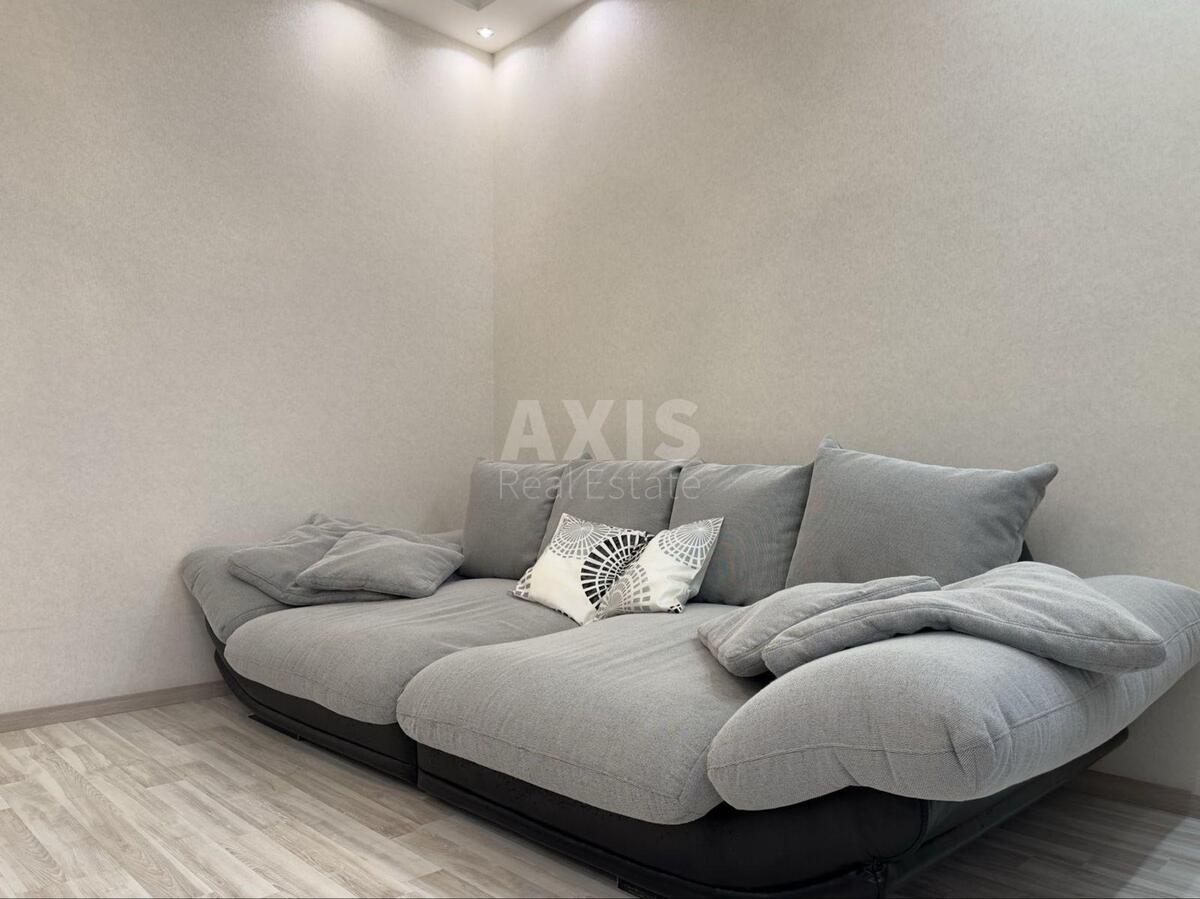 3k apartment vul. Staronavodnyc'ka 6Б6