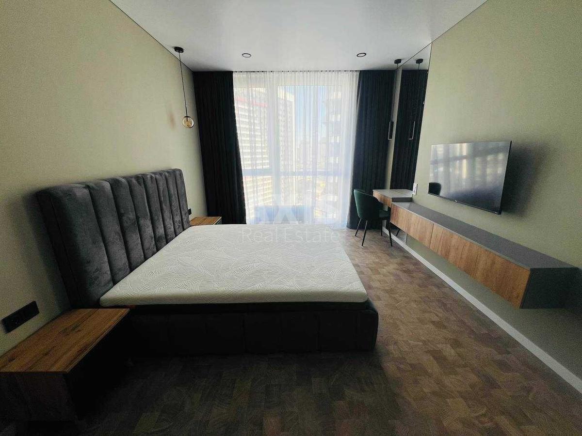 1k apartment nab. Dniprovs'ka 153