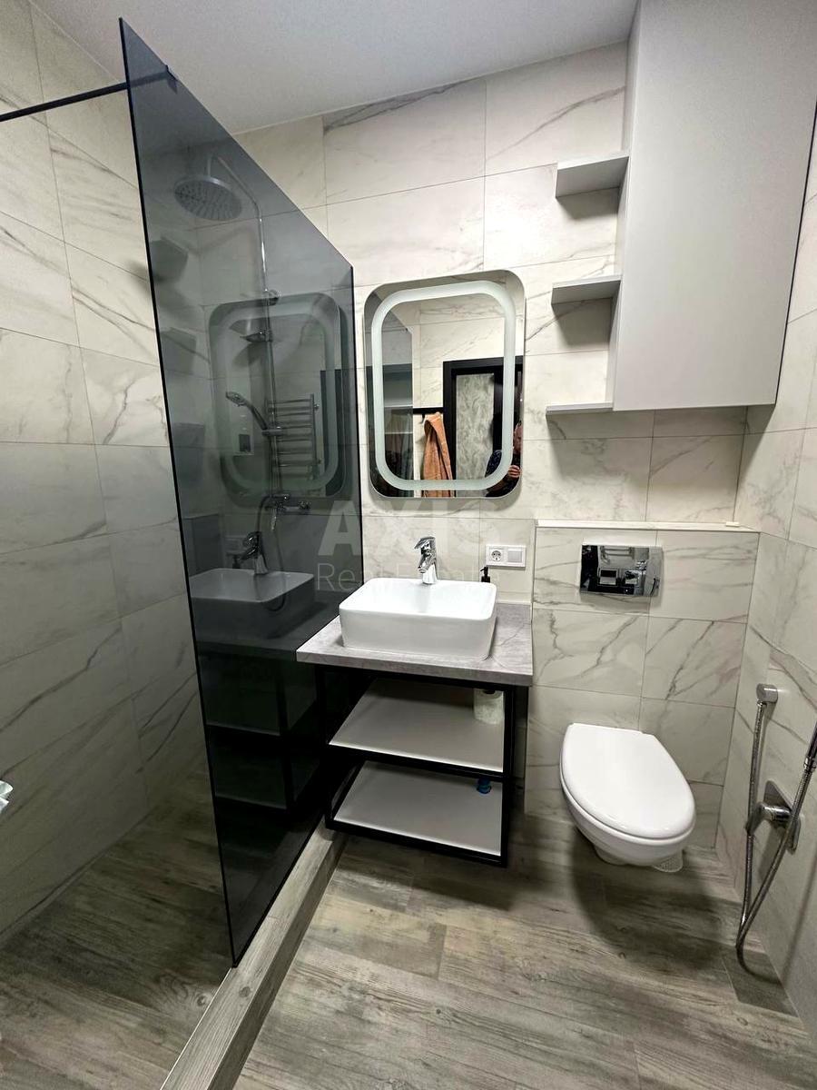 2k apartment vul. Sverstjuka Jevgena 4610126