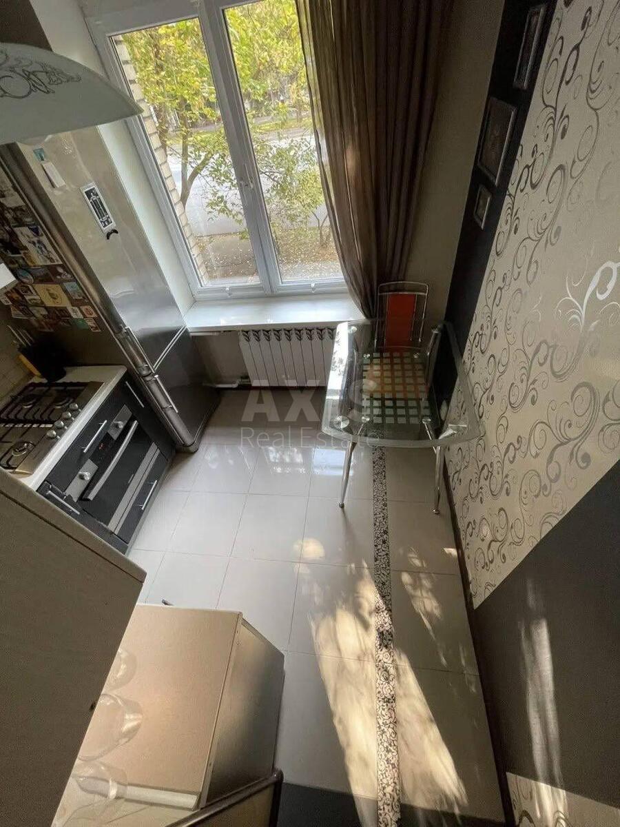 1k apartment nab. Rusanivs'ka 209