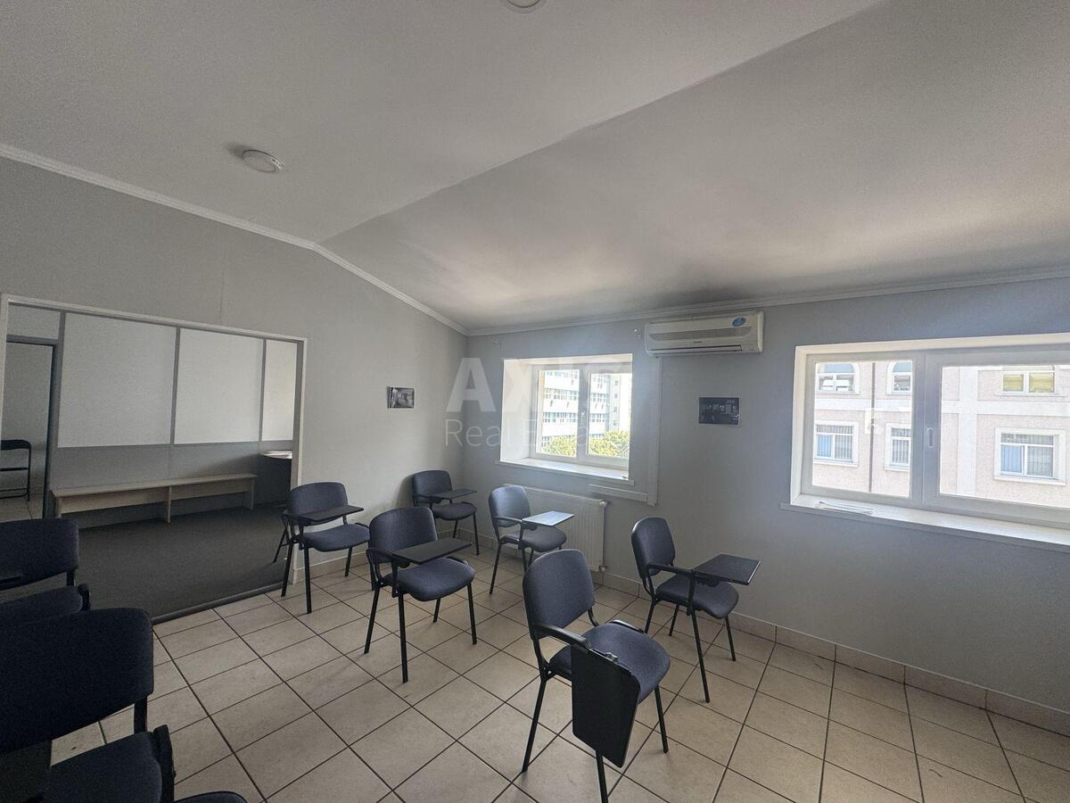 Office vul. Mashynobudivna 35А, 1000m2585790
