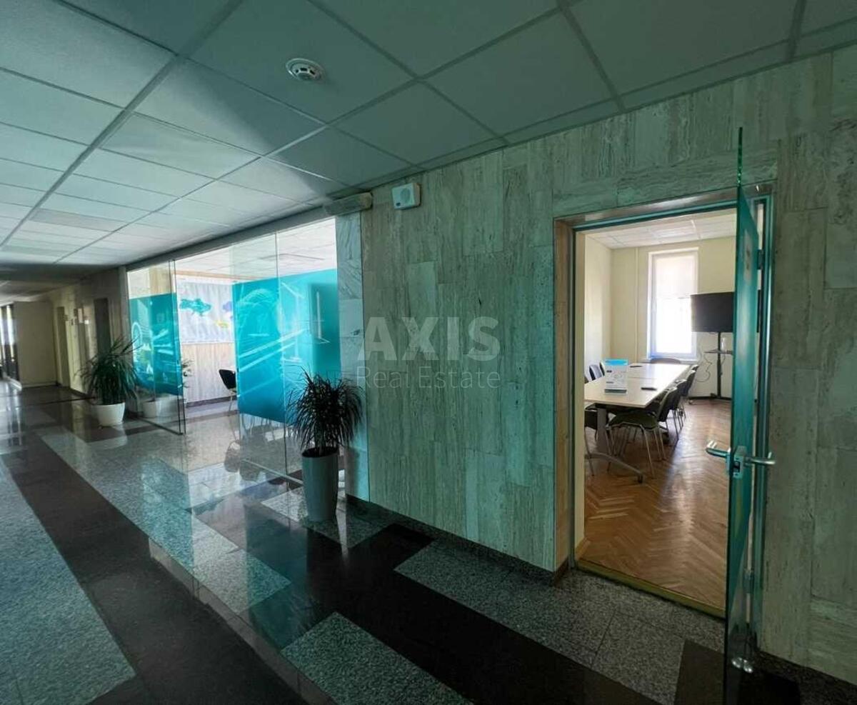 Office vul. Antonovycha 29, 709m25