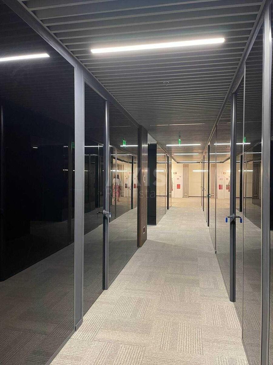 Office vul. Jaroslavs'ka 58, 604m2