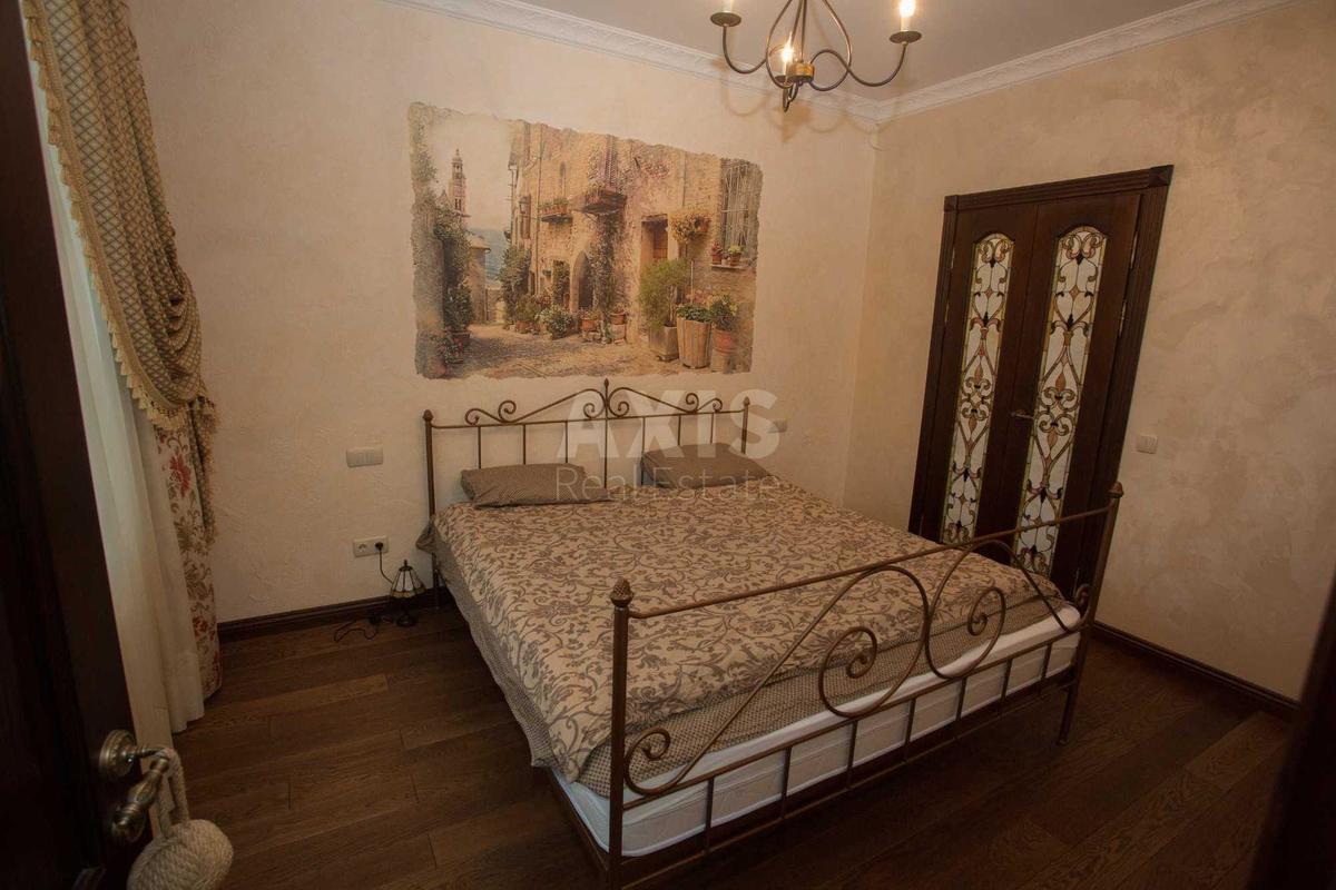 1k apartment vul. Grushevs'kogo Myhajla 34/12