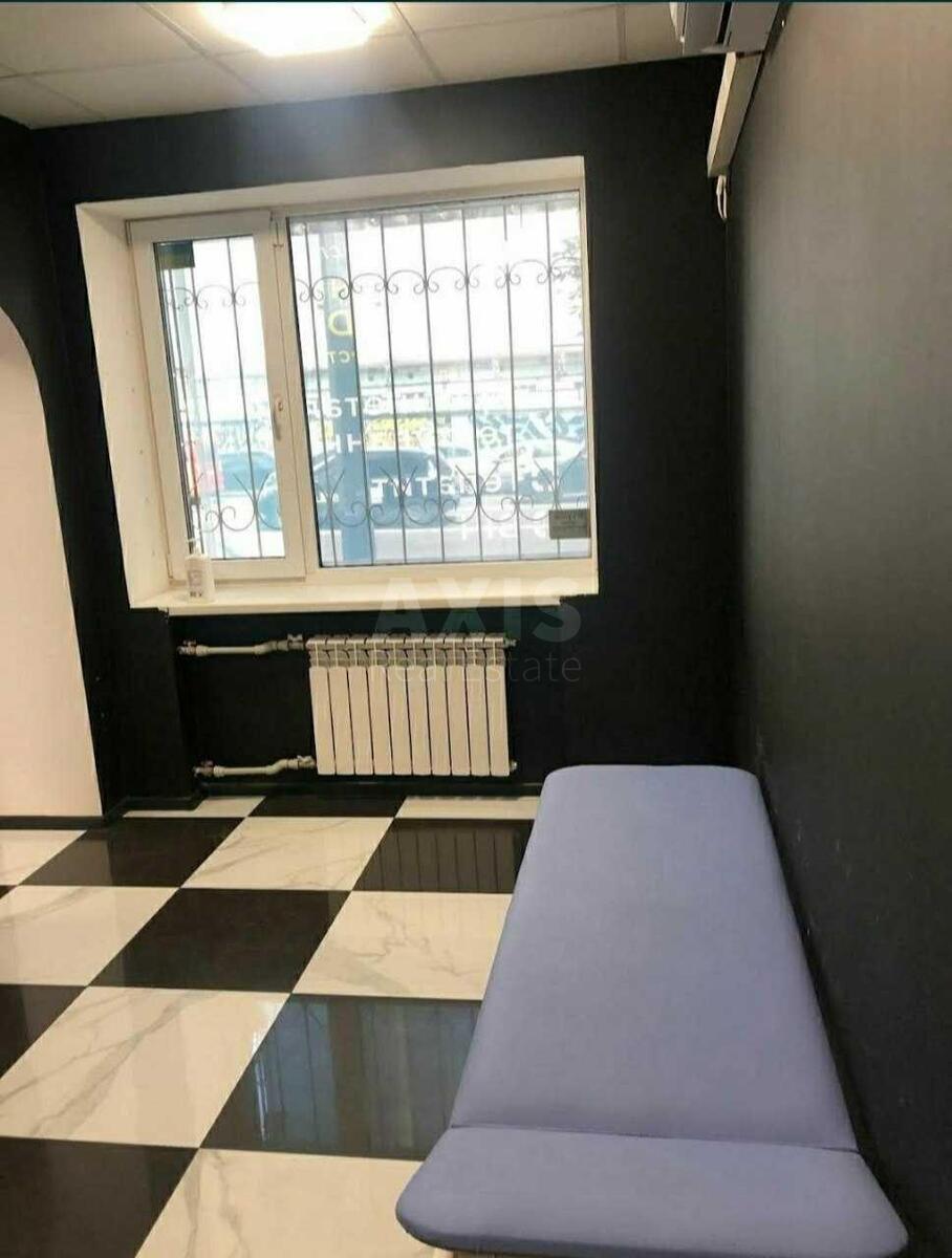 Trade object vul. Naberezhno-Hreshhatyc'ka 33, 22m2595724