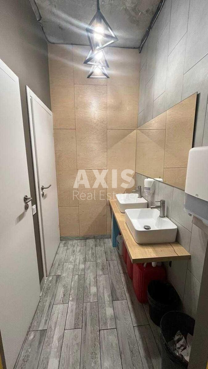 Office vul. Vozdvyzhens'ka 45, 312m210