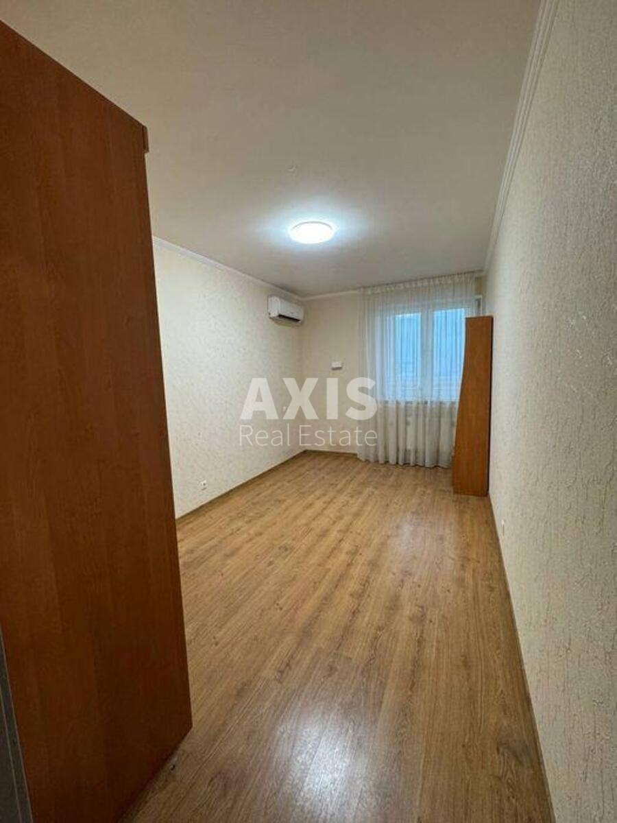 3k apartment vul. Geroi'v Oborony 10а10