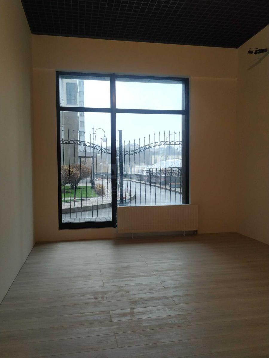 Trade object vul. Dragomyrova Myhajla 18, 308m21