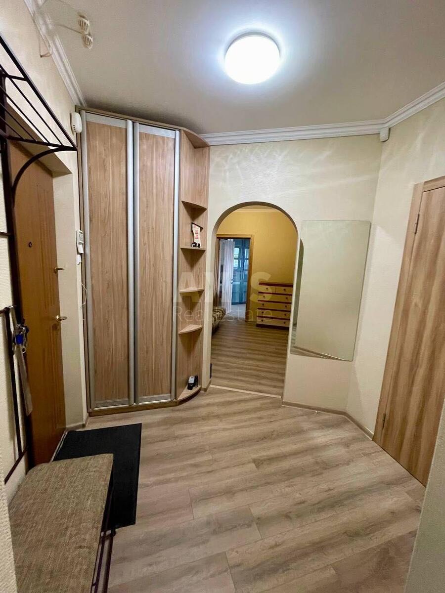 1k apartment vul. Urlivs'ka 195643510