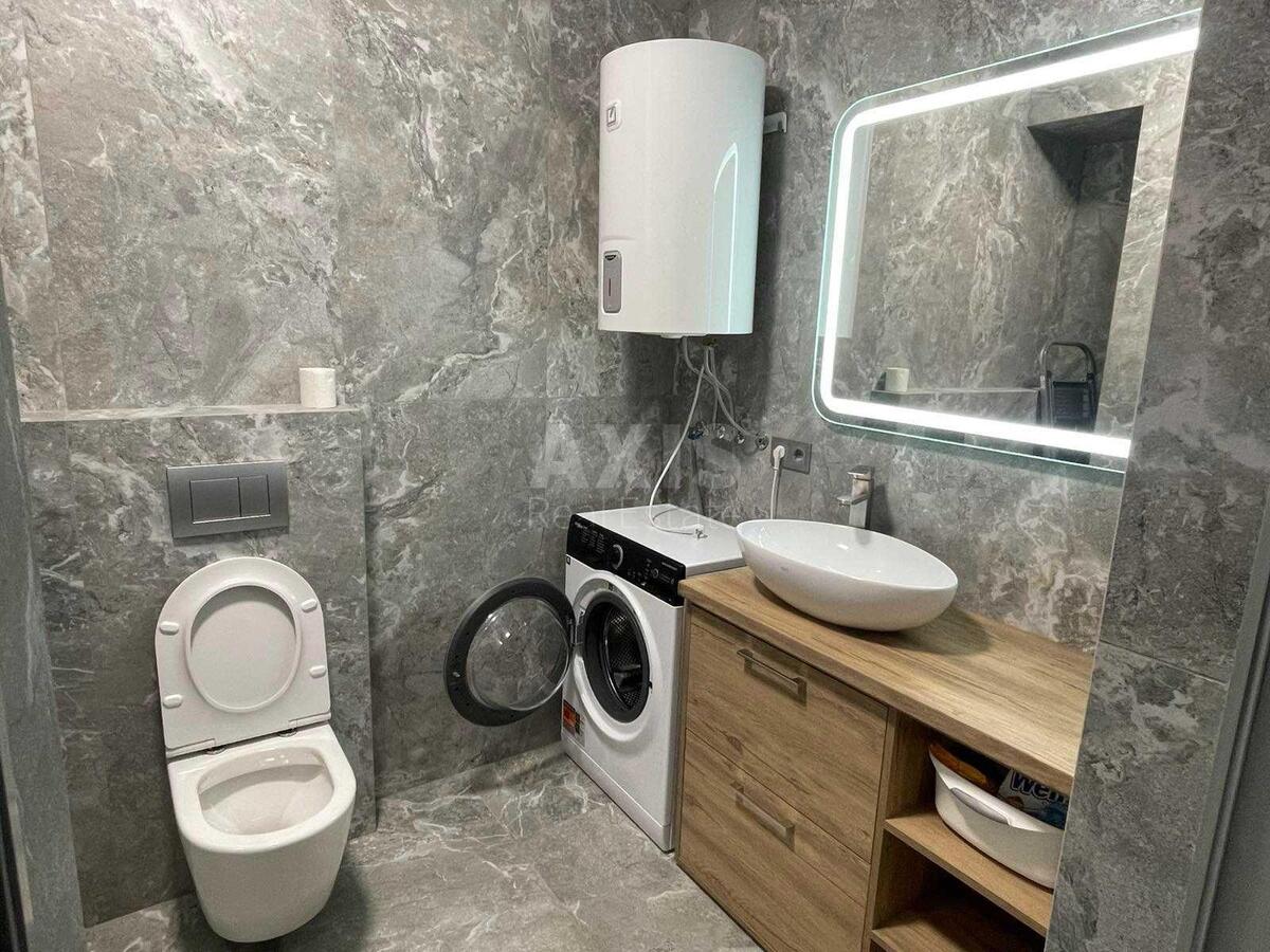 1k apartment nab. Dniprovs'ka 15608433