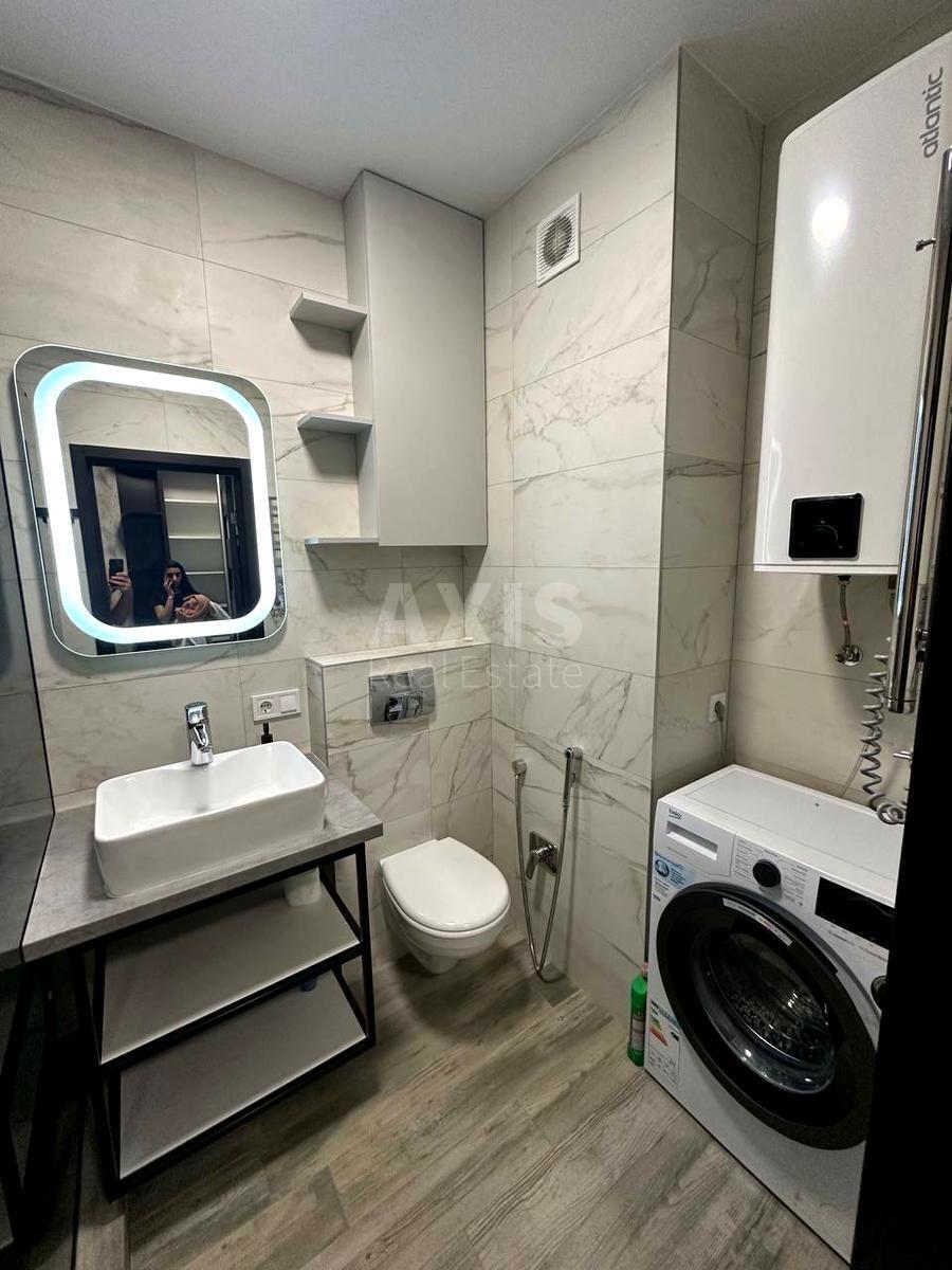 2k apartment vul. Sverstjuka Jevgena 4610127