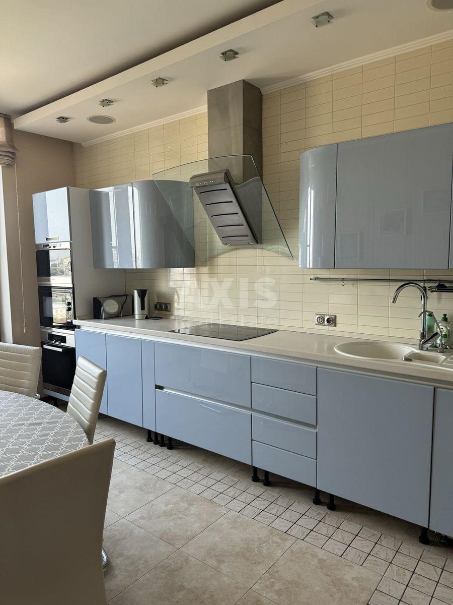 4k apartment vul. Antonovycha 109
