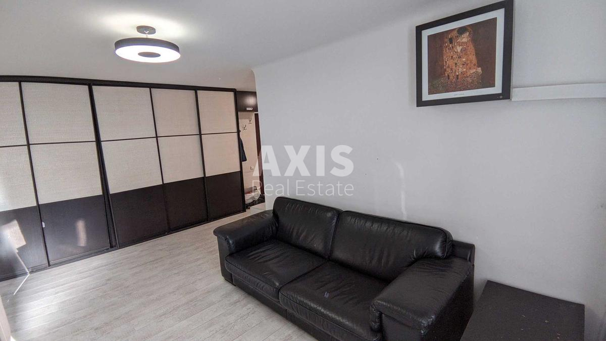 2к квартира узв. Печерський 8