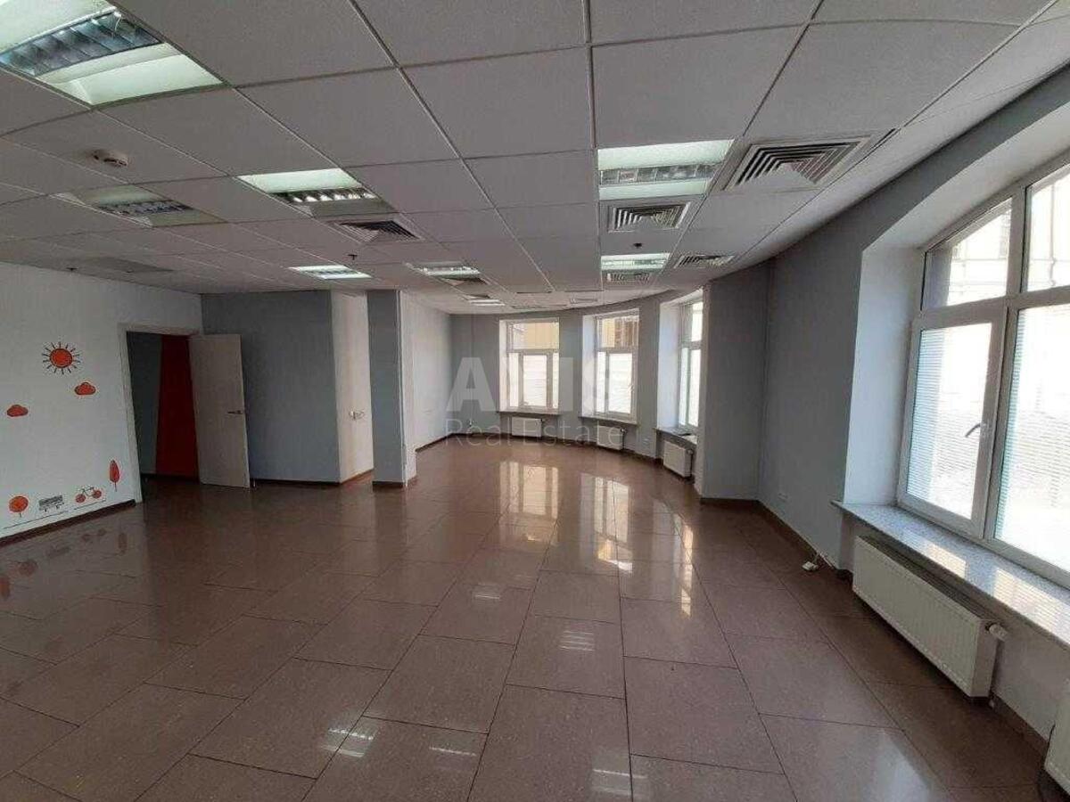 Office vul. Verhnij Val 28, 130m25
