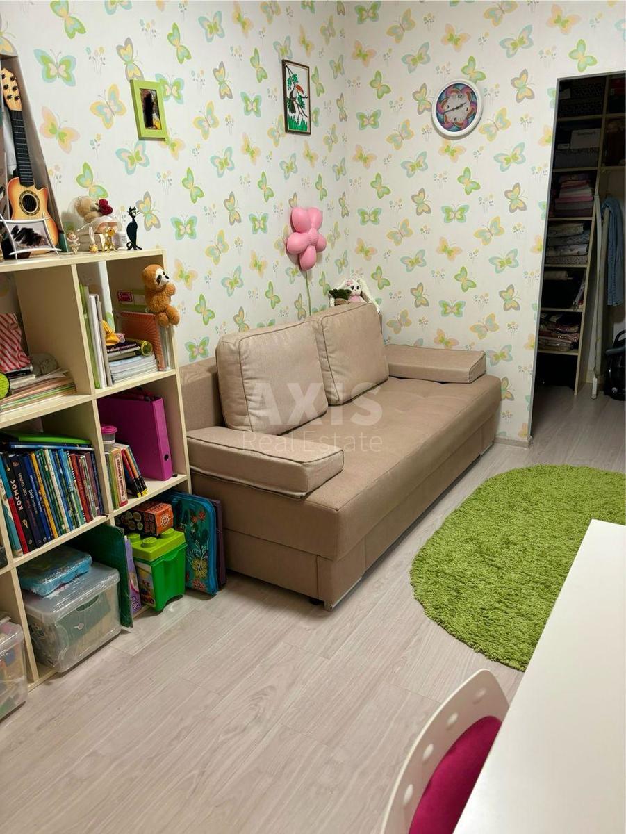 1k apartment vul. Zroshuval'na 3Б