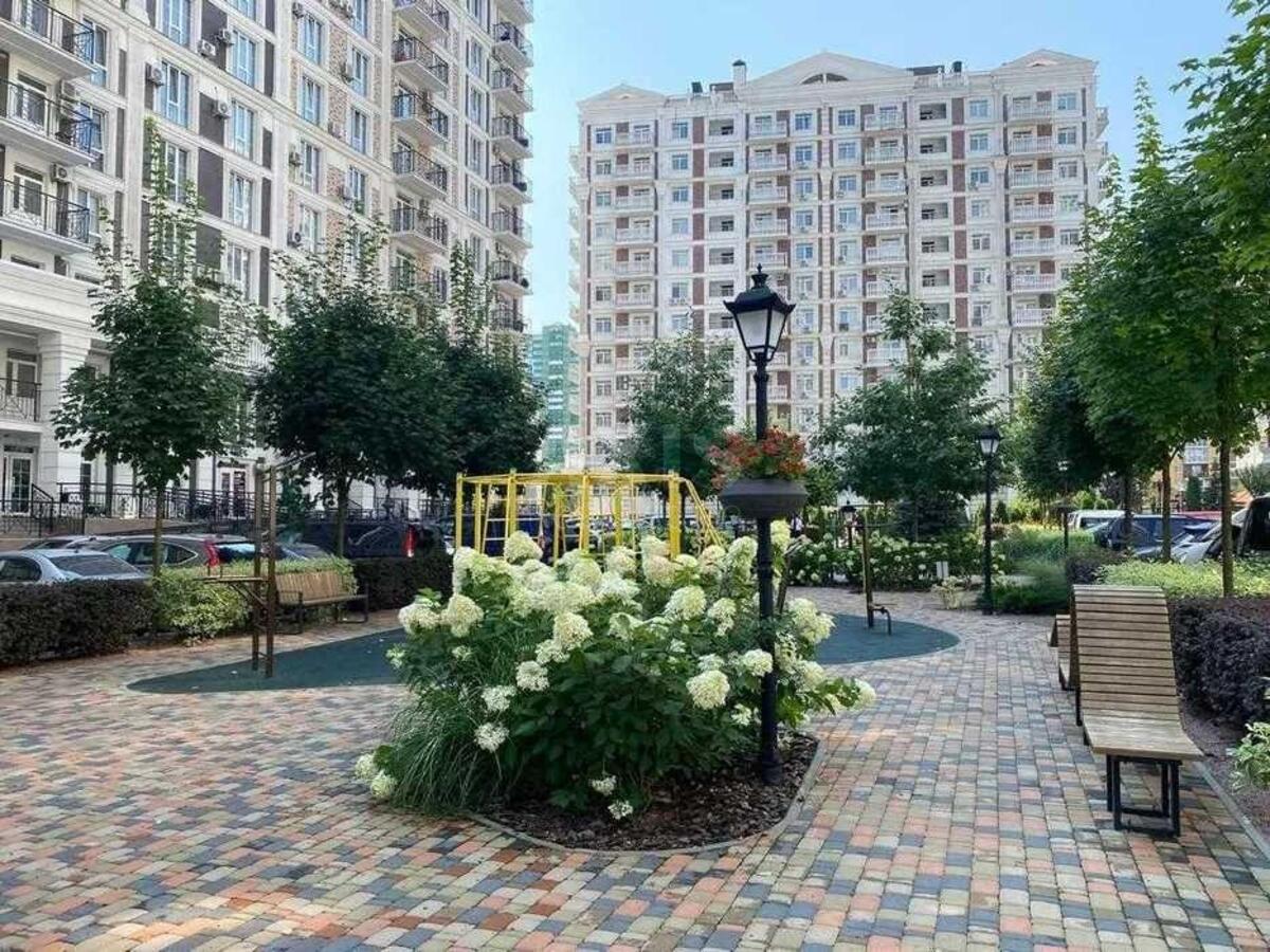 2k apartment vul. Myhajla Maksymovycha 240