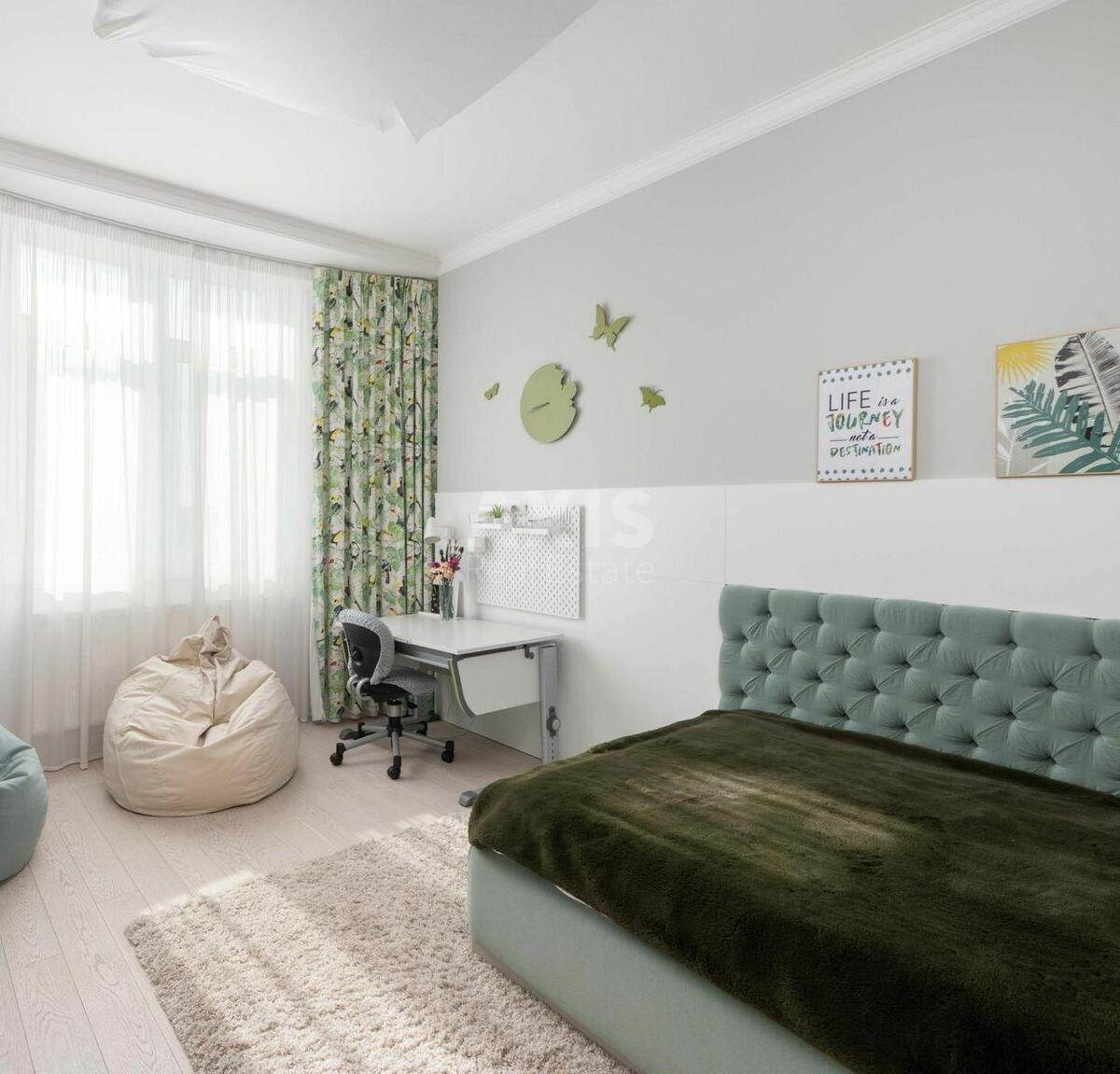 4k apartment vul. Zvirynec'ka 594