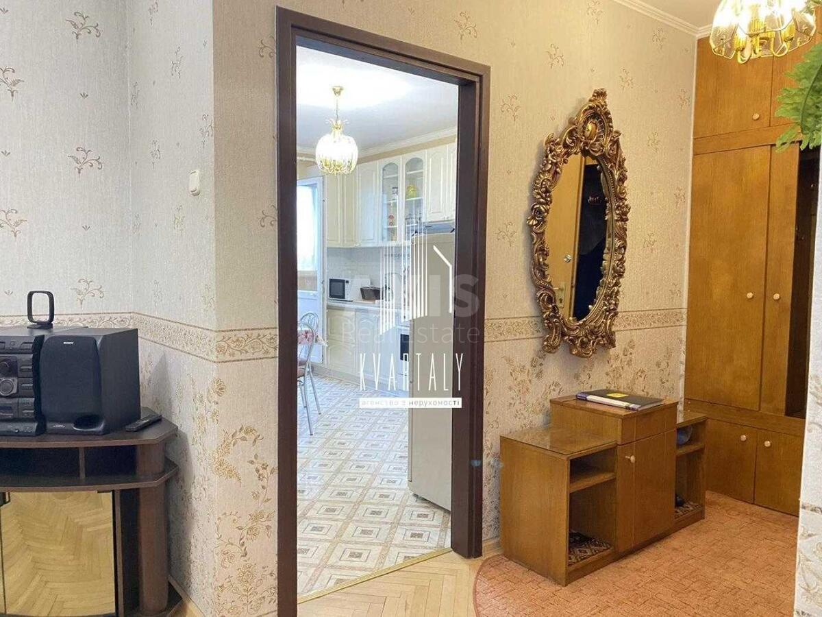 4k apartment vul. Puljuja Ivana 1А4