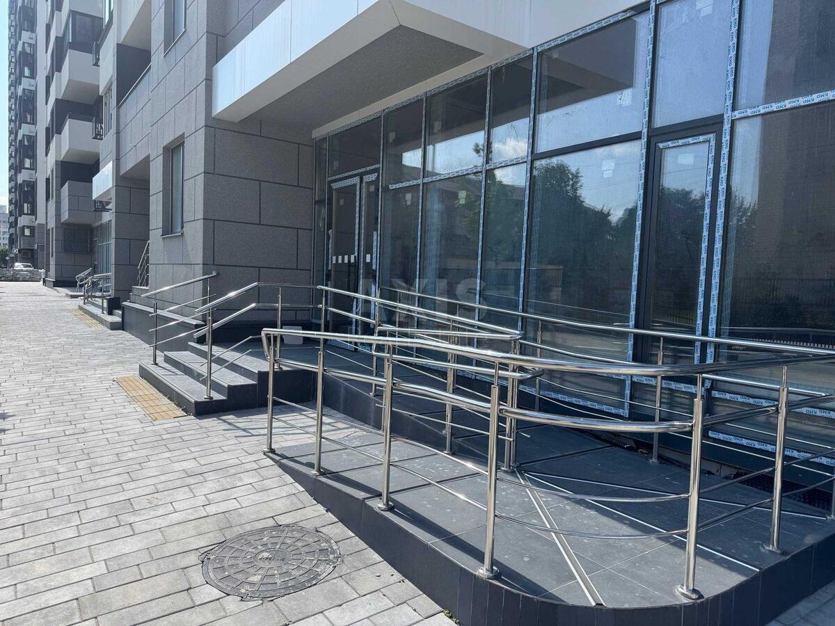 Trade object pr-t Povitryanykh Syl 25, 115m2