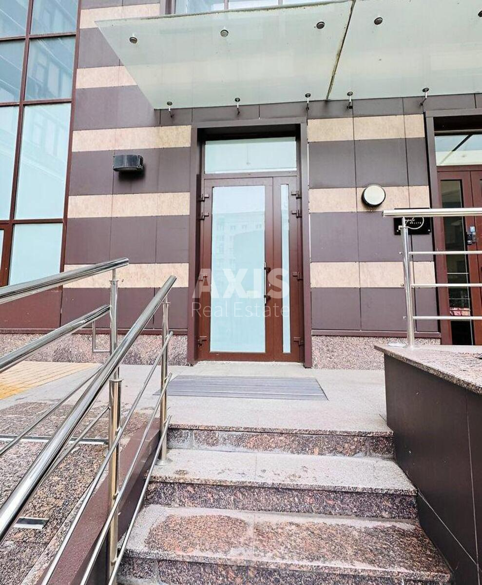 Офіс вул. Євгена Коновальця 32Б, 60м2