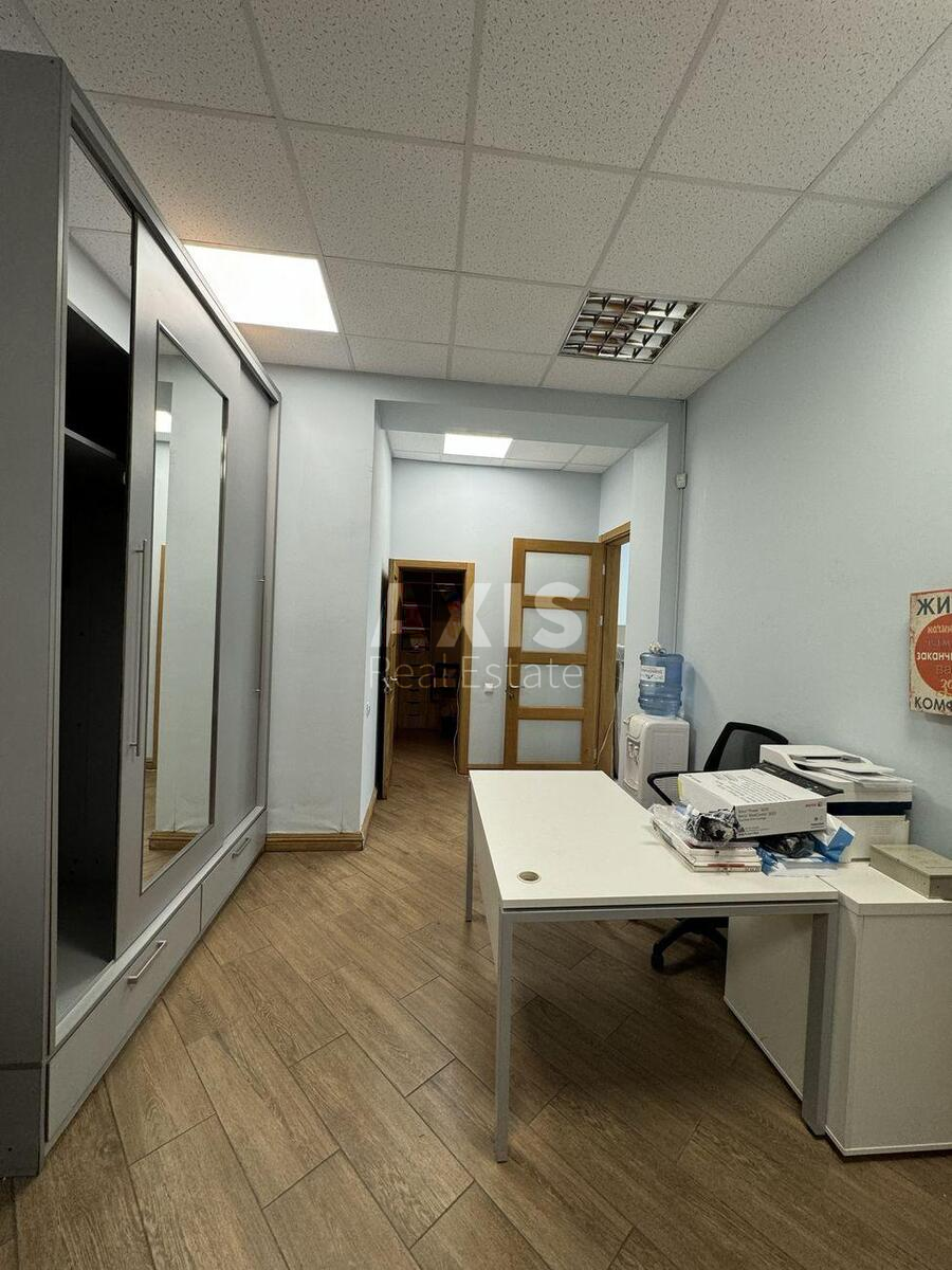 Office vul. Dmytrivs'ka 66А, 127m2557274