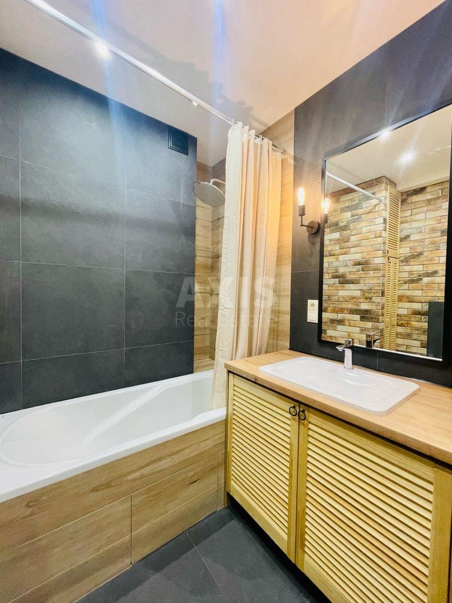 3k apartment vul. Myhajla Maksymovycha 245