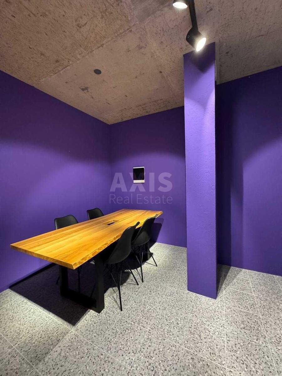 Office vul. Kikvidze 41, 230m2
