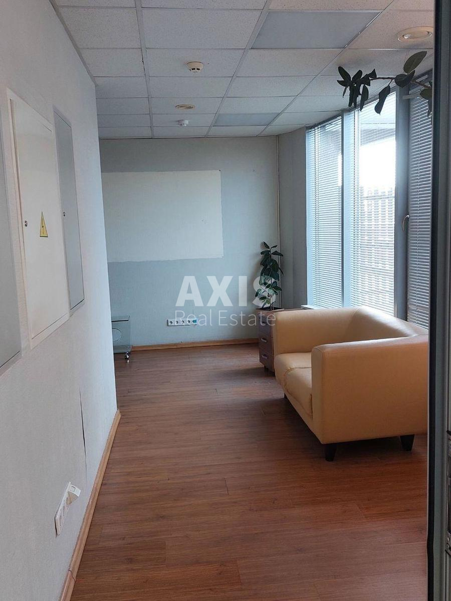 Office bul. Shevchenka Tarasa 33Б, 136m25