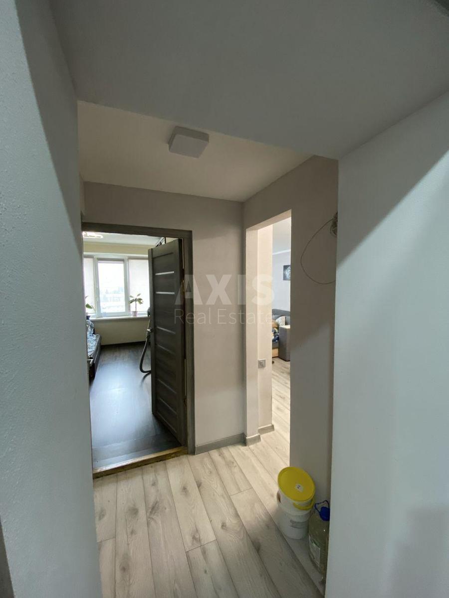 1k apartment vul. Myropil's'ka 16Б12