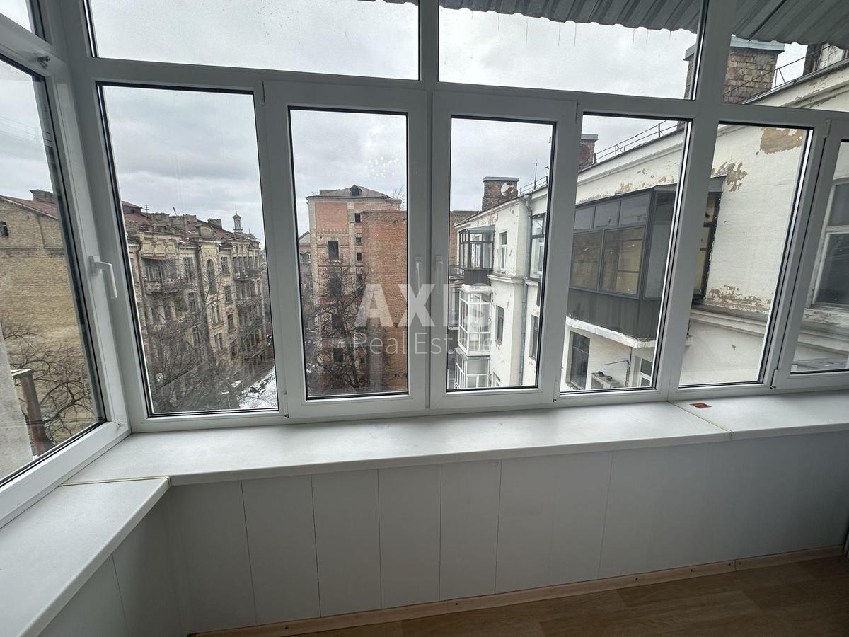 4k apartment vul. Shovkovychna 32/348
