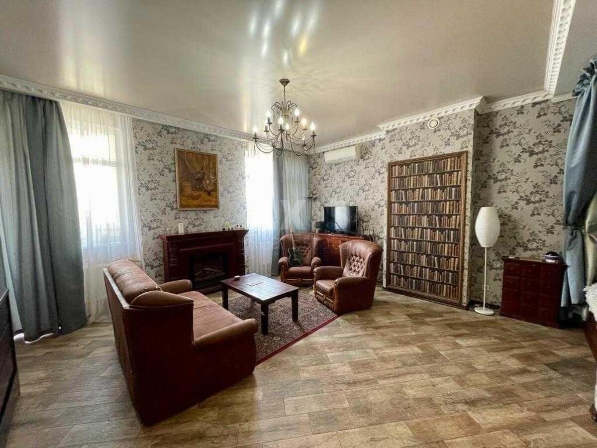 2k apartment vul. Zhyljans'ka 1181