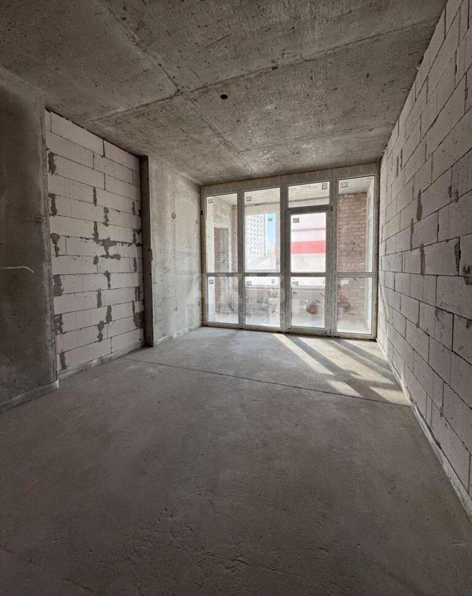 3k apartment nab. Dniprovs'ka 15Є0