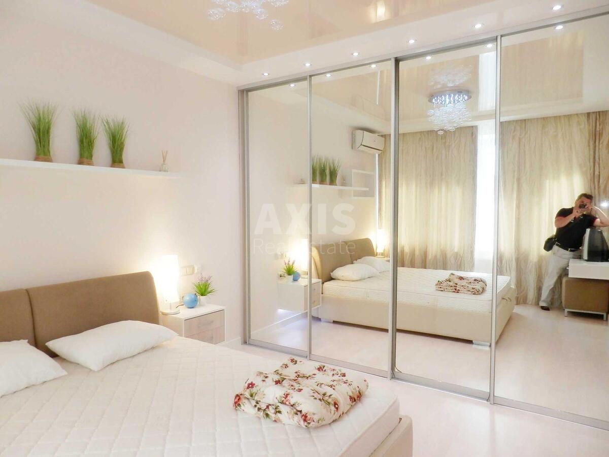 1k apartment nab. Dniprovs'ka 14561375