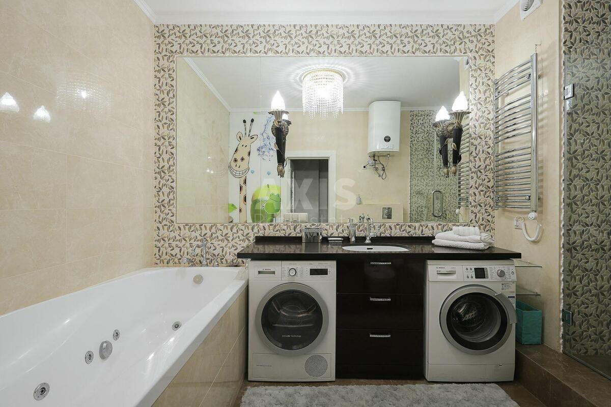 3k apartment vul. Jevgena Konoval'cja 32А10
