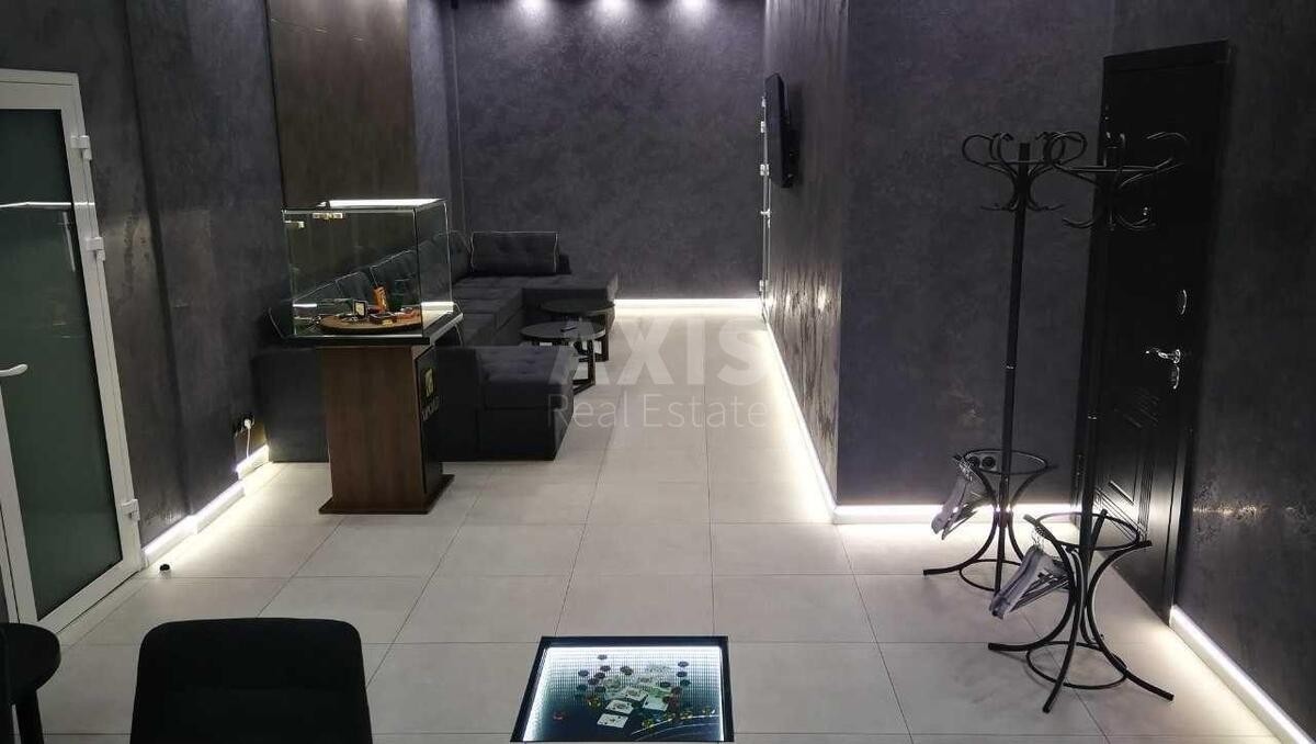 Trade object vul. Surykova 3А, 330m2595740