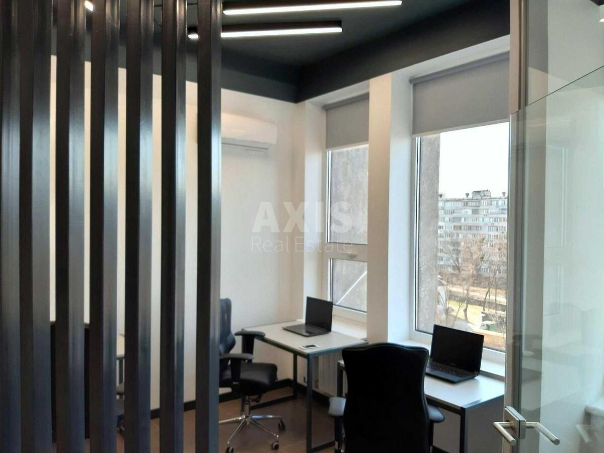 Офис ул. Сверстюка Евгения 11Б, 32м21