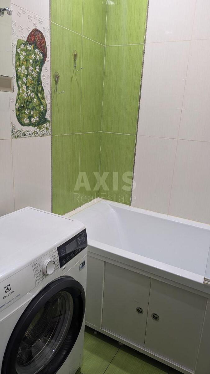 2k apartment vul. Sosjury Volodymyra 45